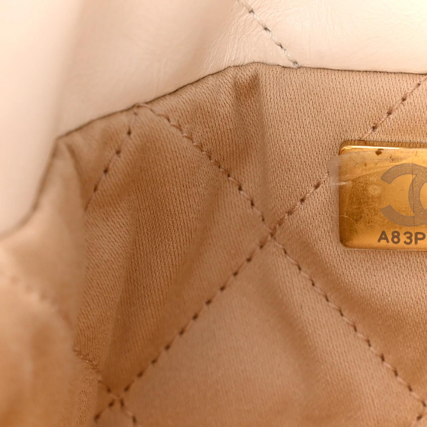 Shiny Calfskin Quilted Mini Chanel 22 White - Image 7
