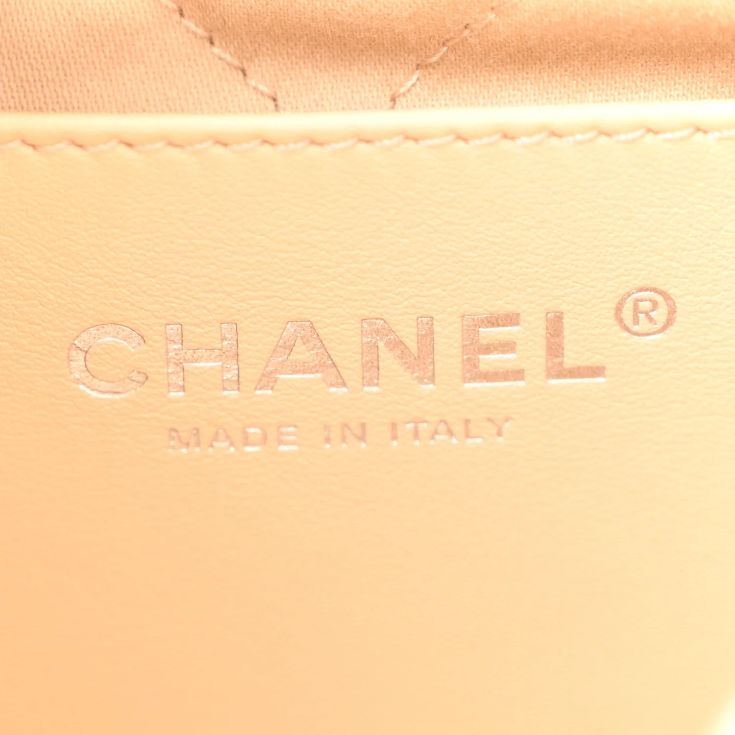 Shiny Calfskin Quilted Rainbow Mini Chanel 22 White - Image 14