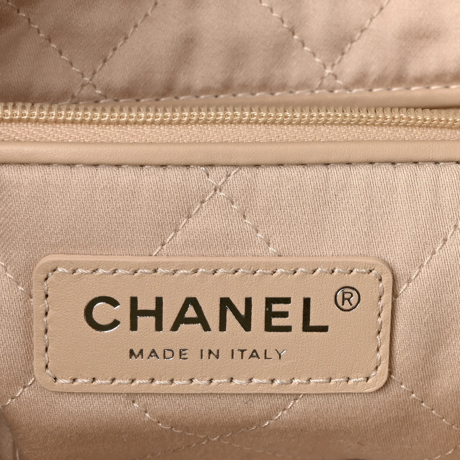 Shiny Calfskin Quilted Small Chanel 22 Ecru - Image 12