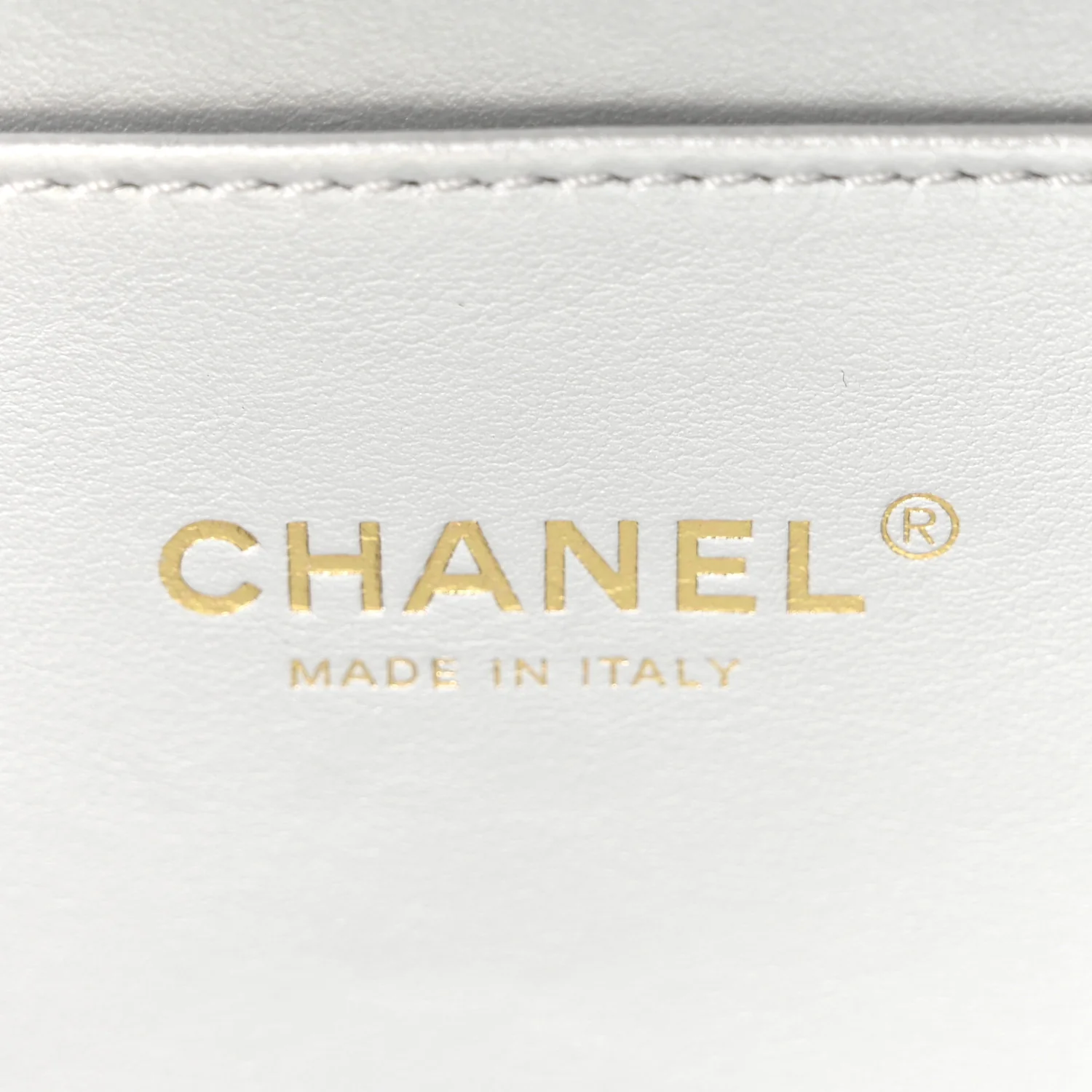 Shiny Calfskin Quilted Top Handle Vanity Case White - Image 6