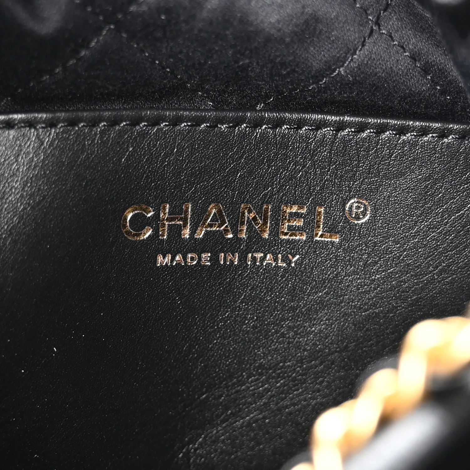 Shiny Crumpled Calfskin Quilted Pearl Mini Chanel 22 Black - Image 6
