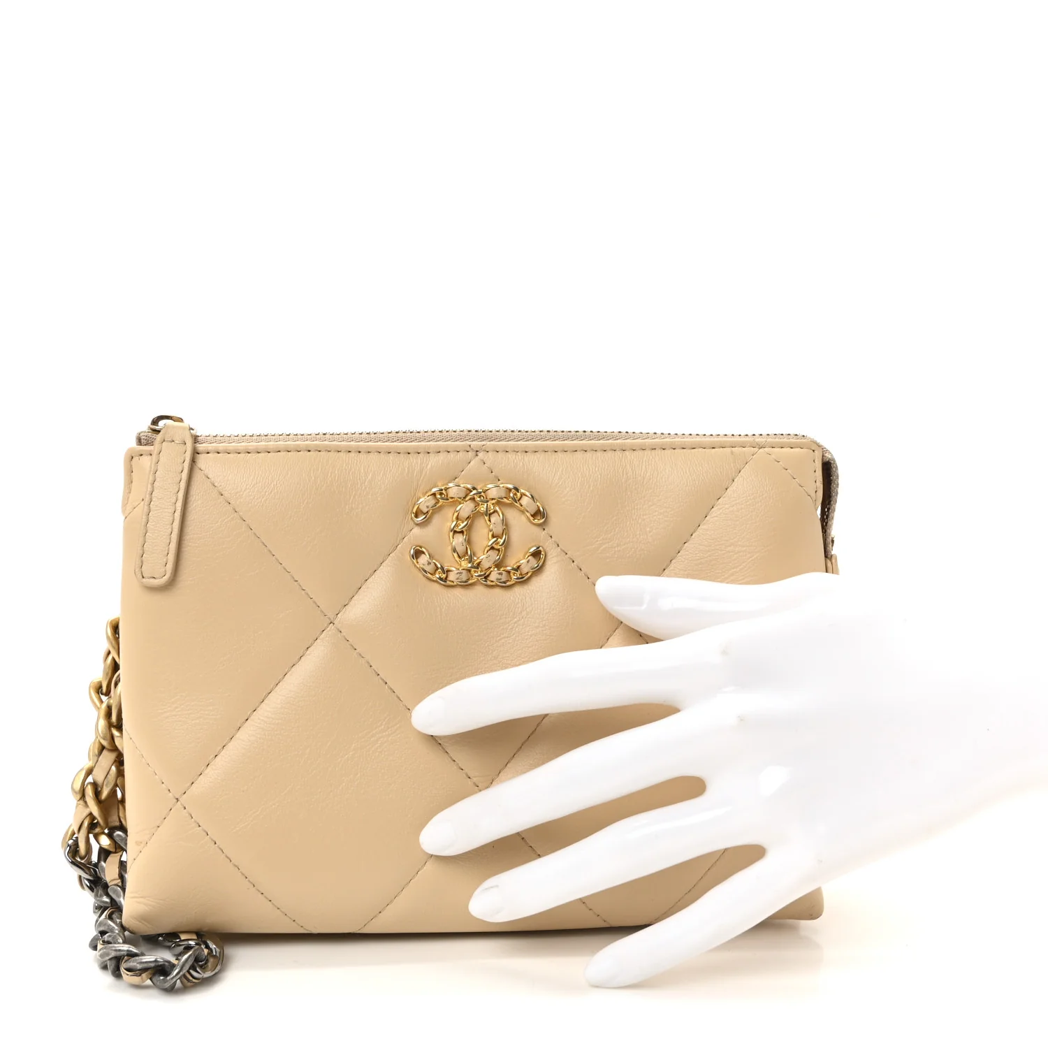Shiny Goatskin Quilted Chanel 19 Small Pouch With Handle Beige - Image 2