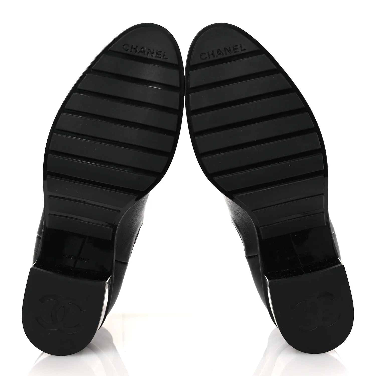 Shiny Grained Calfskin Patent Cap Toe Interlocking CC Short Boots 37.5 Black - Image 7