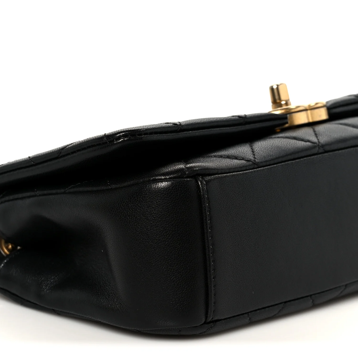 Shiny Lambskin Chain Is More Flap Black - Image 9