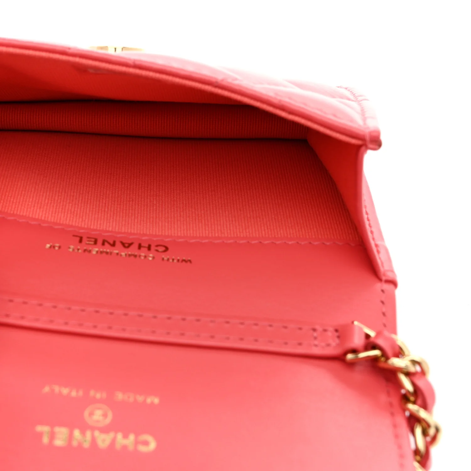 Shiny Lambskin Quilted Card Holder On Chain Pink - Image 4