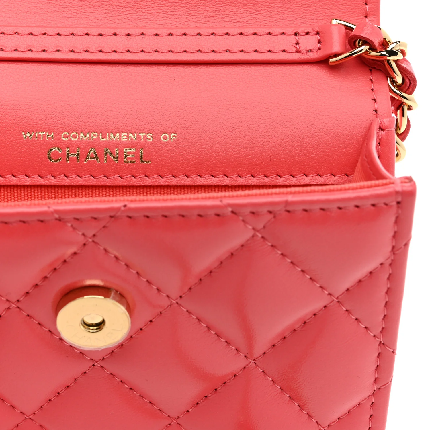 Shiny Lambskin Quilted Card Holder On Chain Pink - Image 5