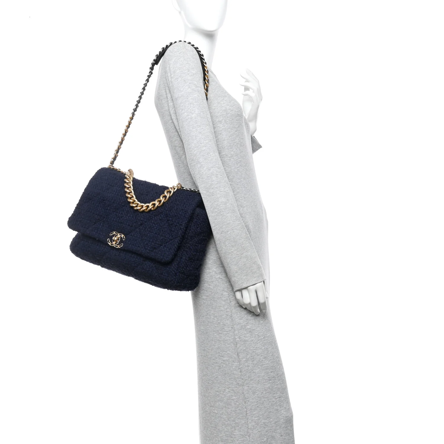 Tweed Quilted Maxi Chanel 19 Flap Navy - Image 2