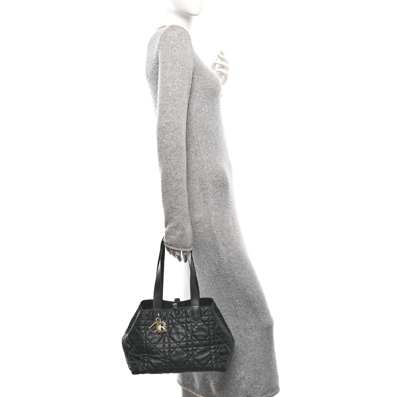 Calfskin Macrocannage Medium Toujours Black - Image 2