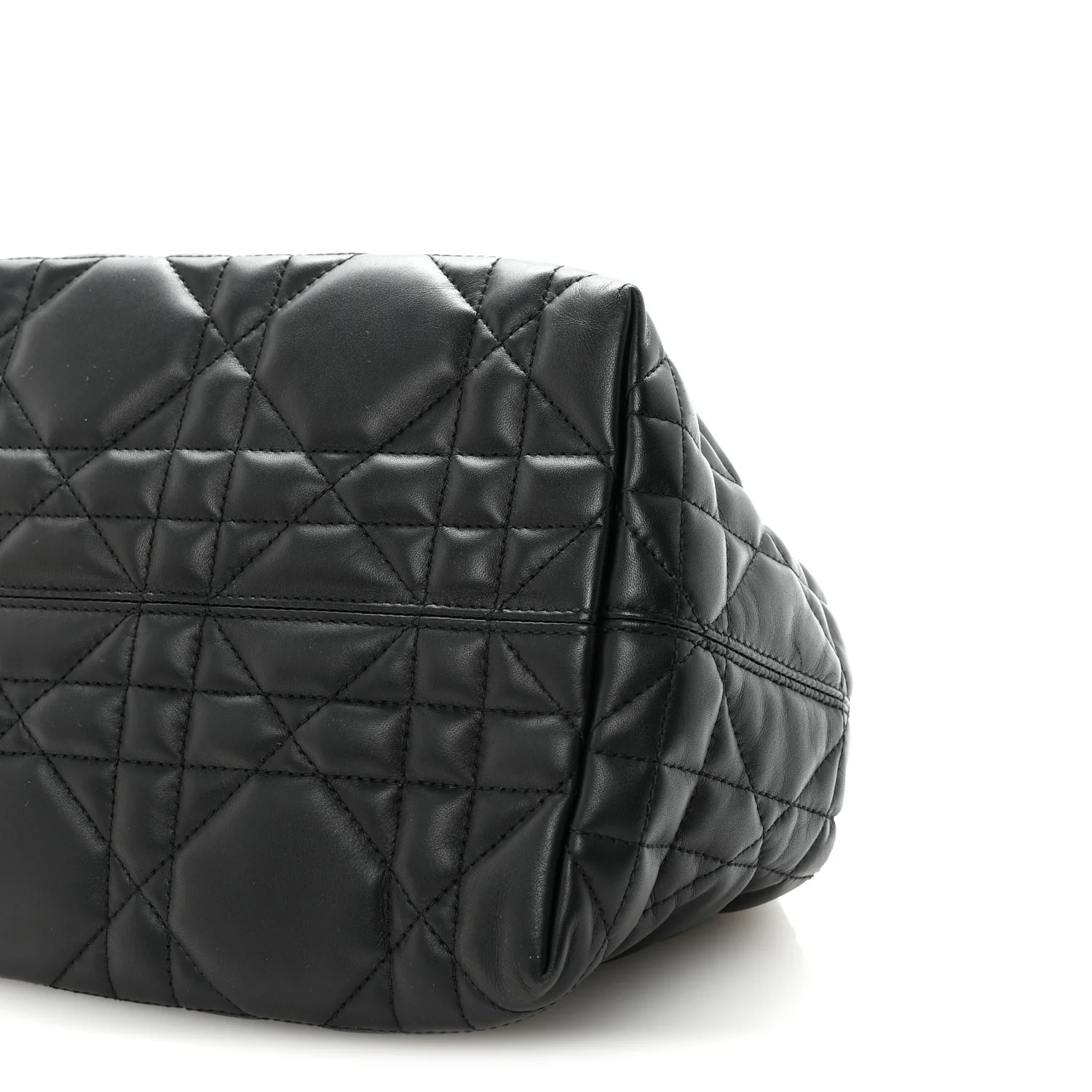 Calfskin Macrocannage Medium Toujours Black - Image 10