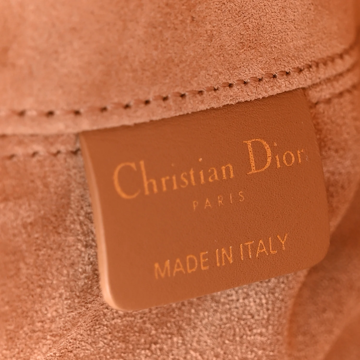 Calfskin Macrocannage Medium Toujours Tan - Image 6