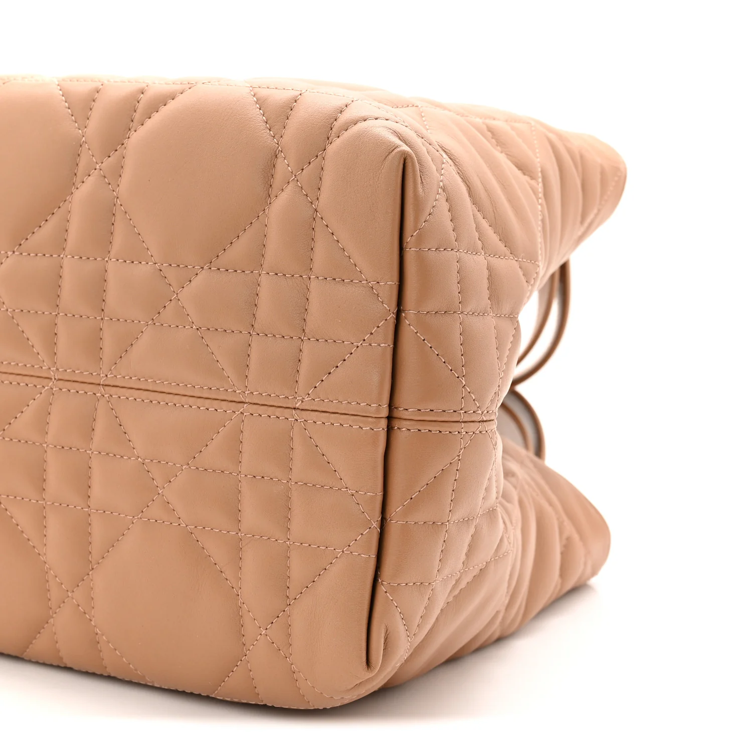Calfskin Macrocannage Medium Toujours Tan - Image 9