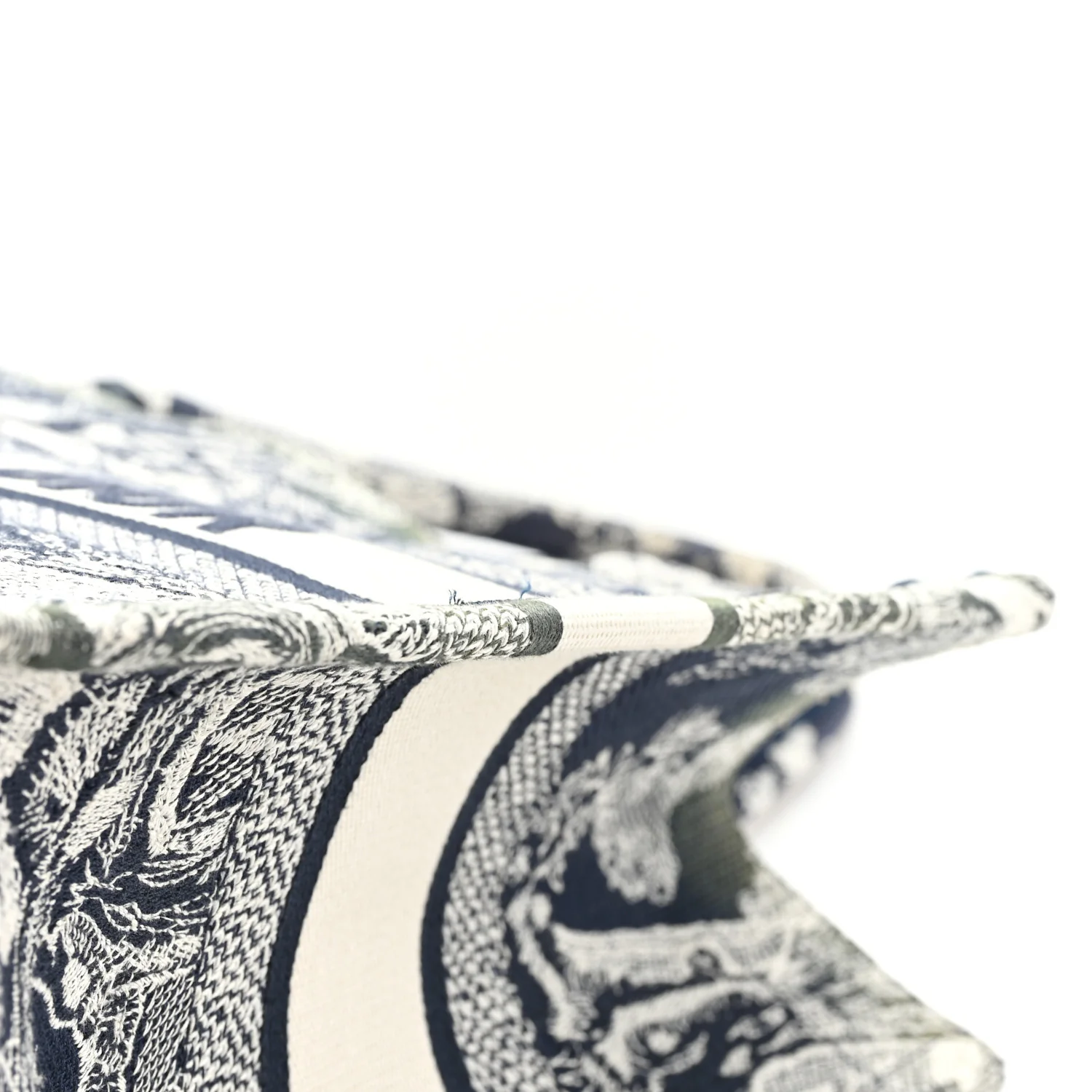 Canvas Embroidered Medium Dioriviera Toile De Jouy Book Tote Blue - Image 11