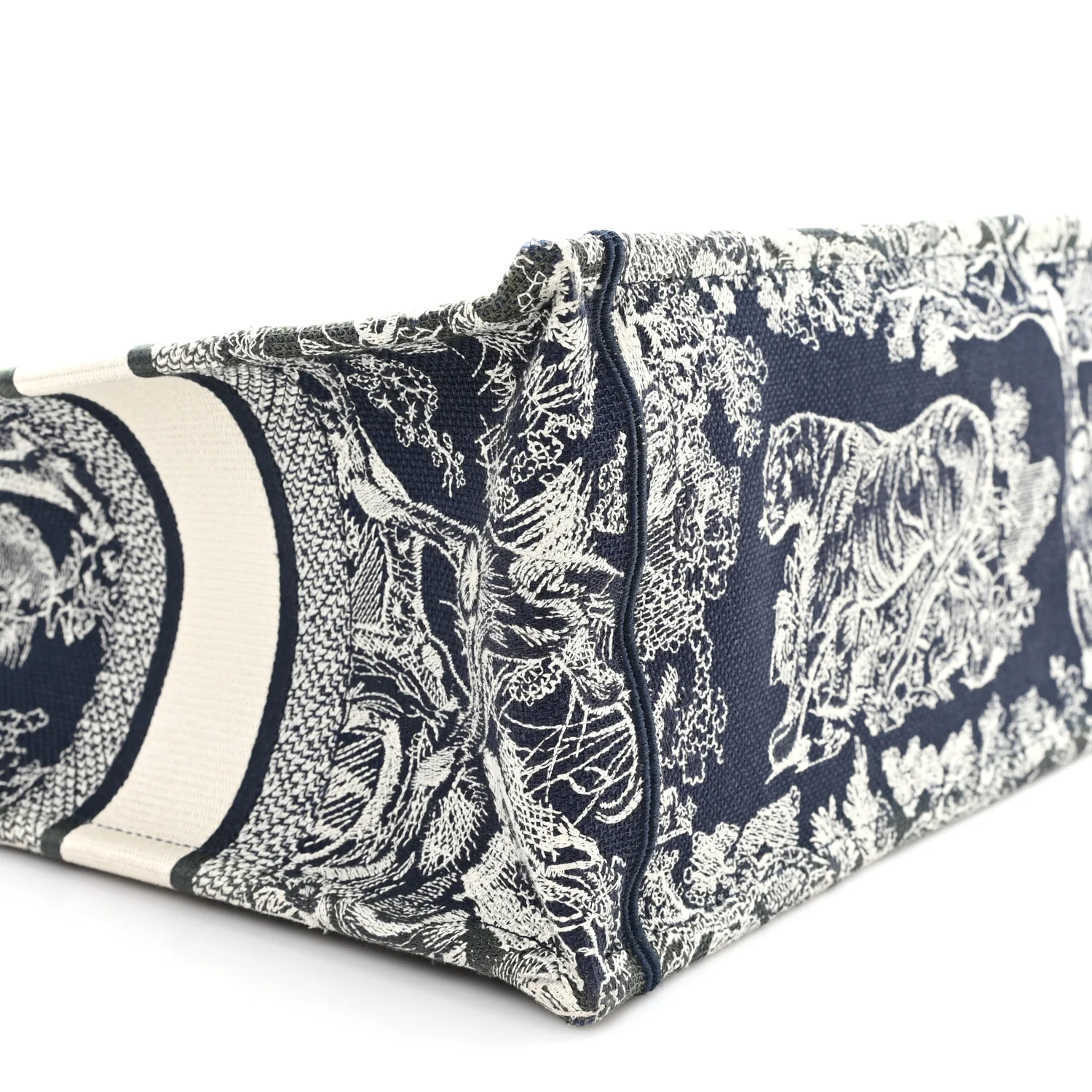 Canvas Embroidered Medium Dioriviera Toile De Jouy Book Tote Blue - Image 9