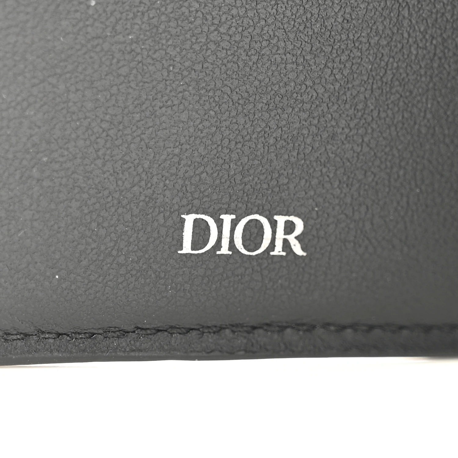 Grained Calfskin Icon Vertical Bifold Card Holder Black - Image 6