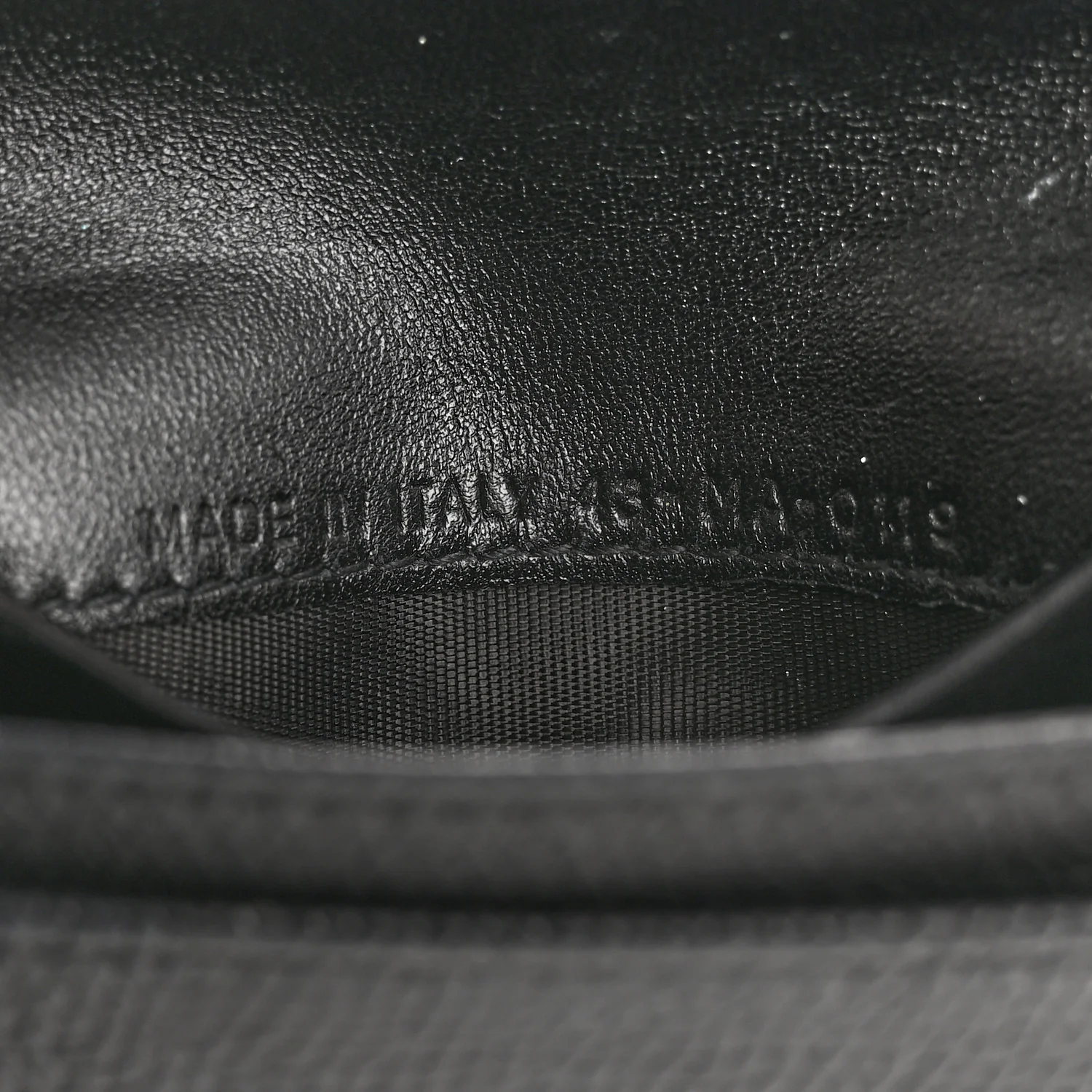 Grained Calfskin Saddle Card Holder Black - Image 7