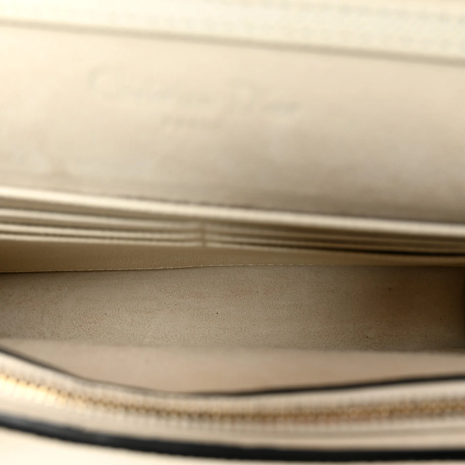 Grained Calfskin Saddle Chain Pouch Off White - Image 5