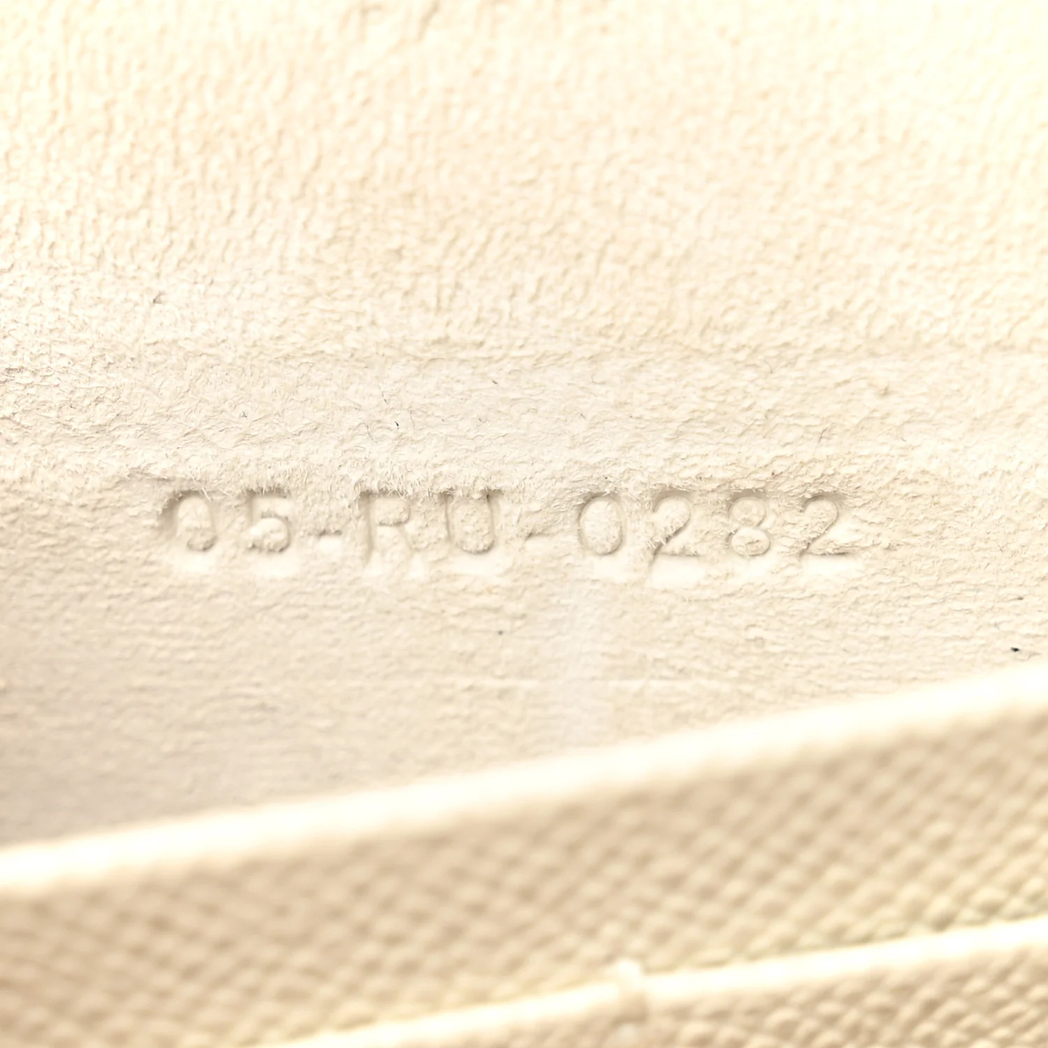 Grained Calfskin Saddle Chain Pouch Off White - Image 7
