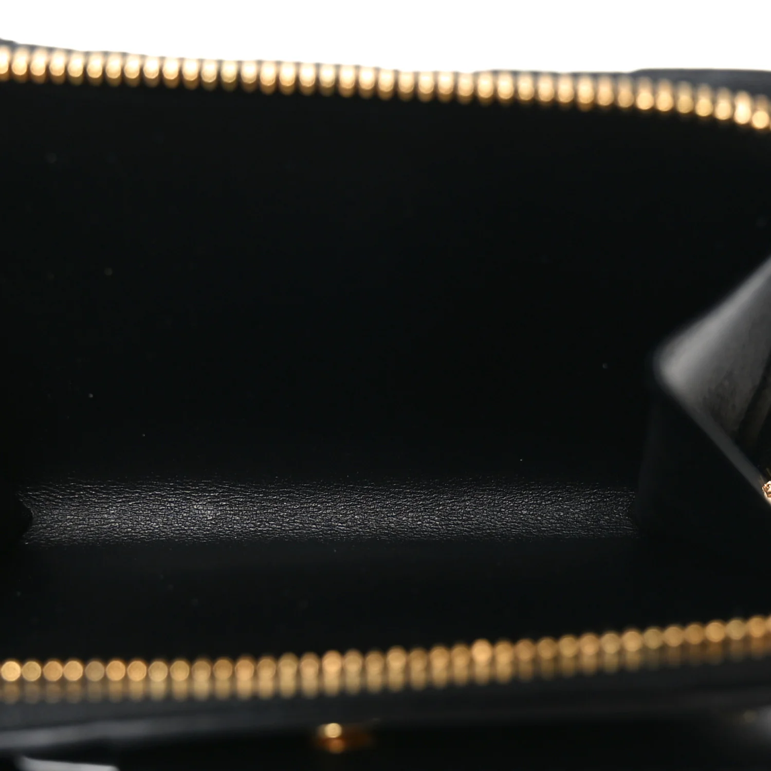 Grained Calfskin Supple Cannage Caro Scarlet Zipped Wallet Black - Image 5