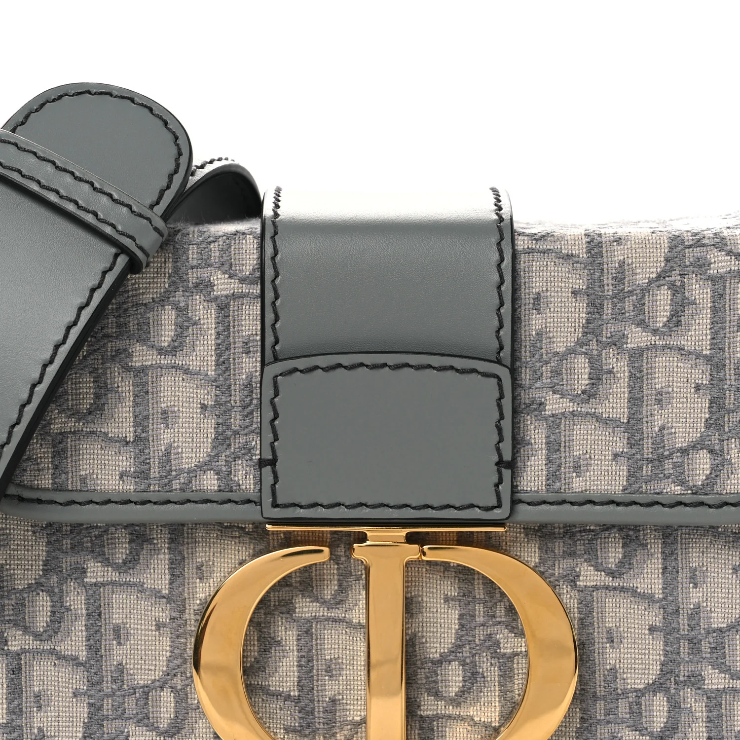 Oblique 30 Montaigne Box Bag Grey - Image 8