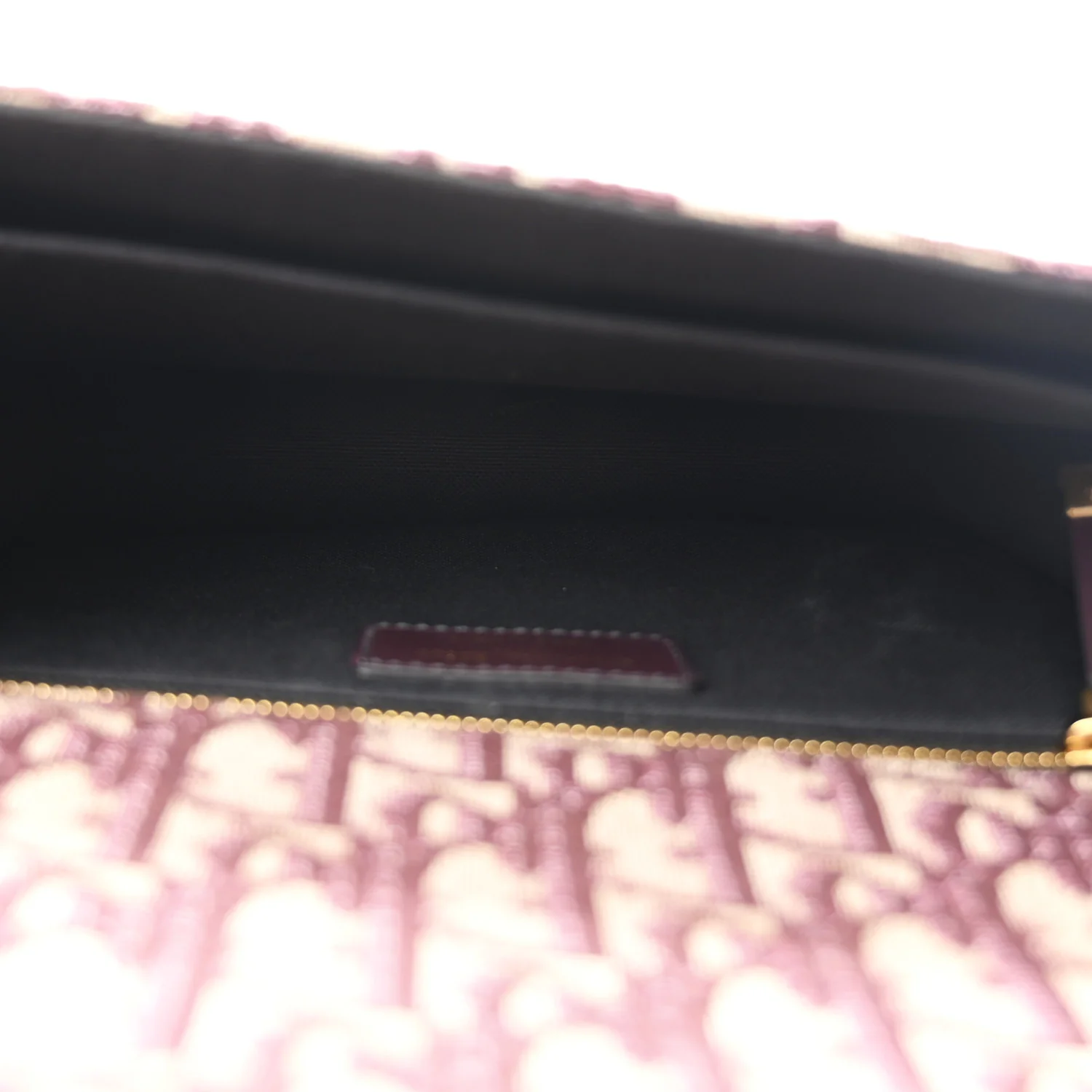 Oblique 30 Montaigne Flap Bag Burgundy - Image 5