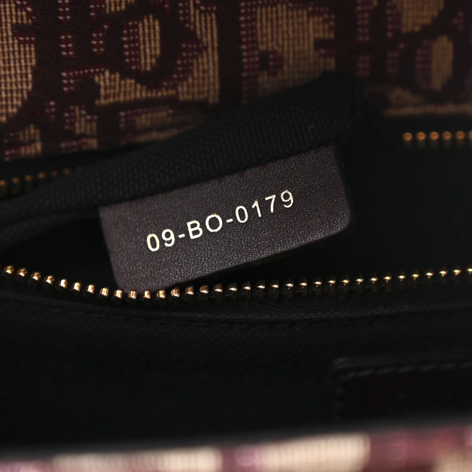Oblique 30 Montaigne Flap Bag Burgundy - Image 7