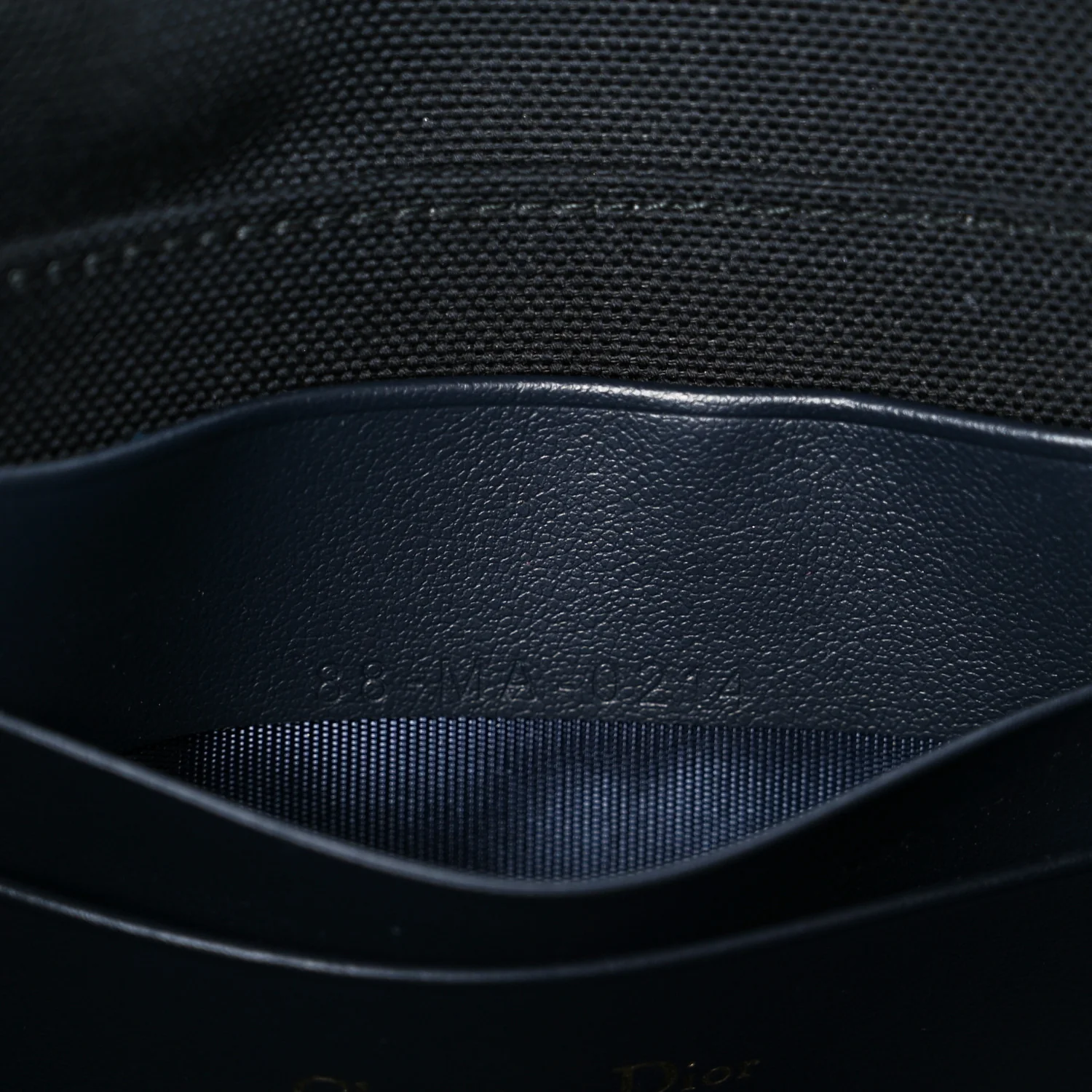 Oblique 30 Montaigne Pouch Blue - Image 7