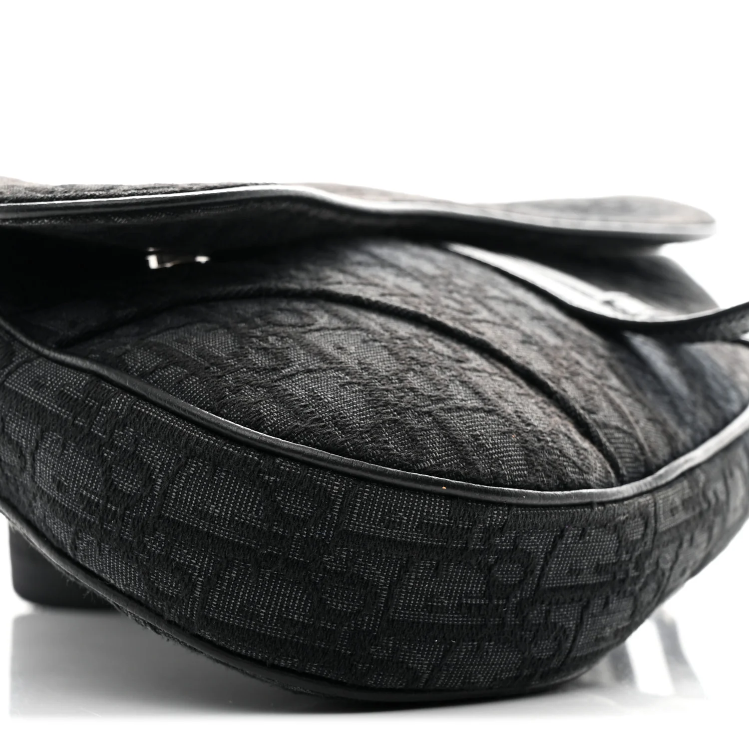 Oblique Mens Saddle Bag Black - Image 14