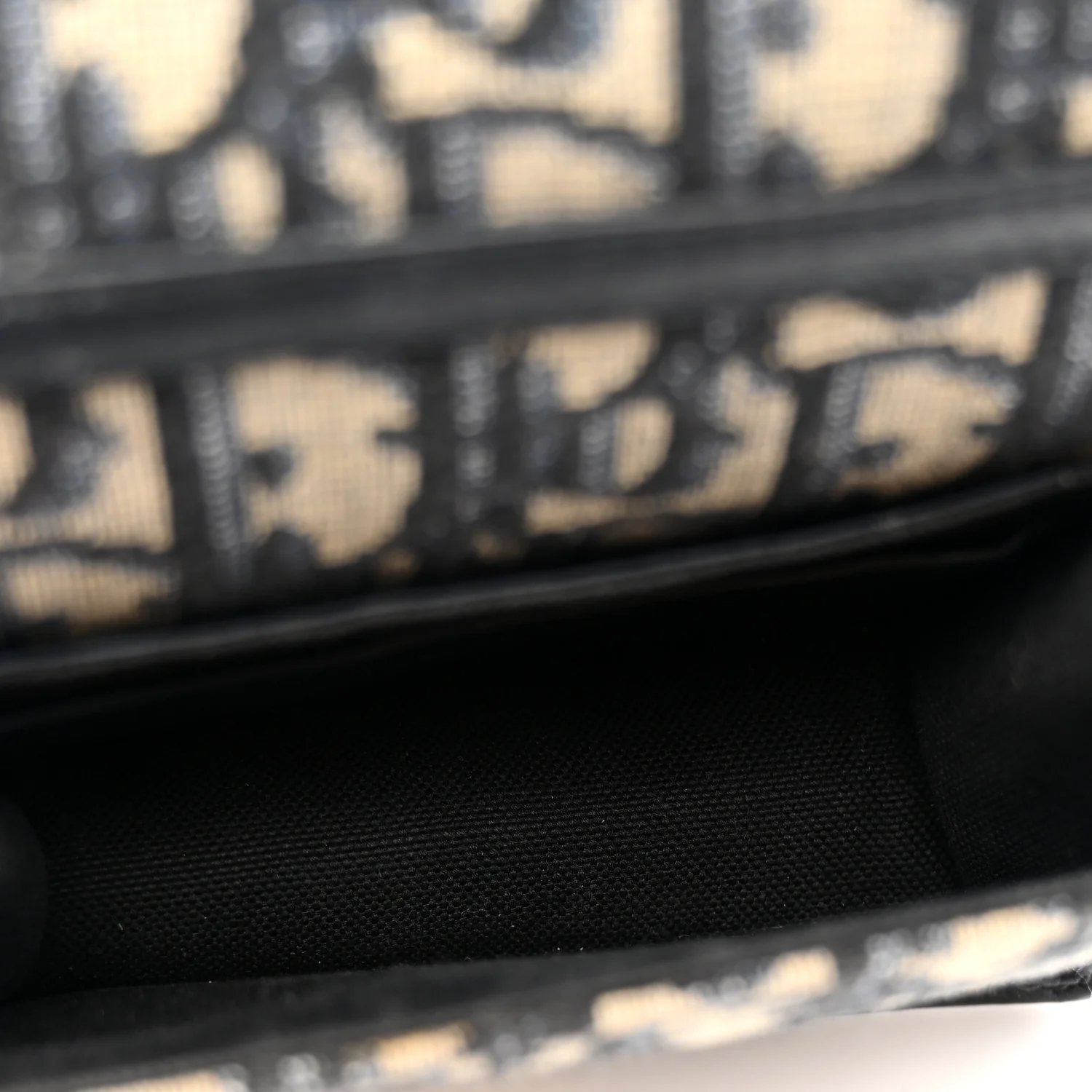 Oblique Nano 30 Montaigne Pouch Blue - Image 5