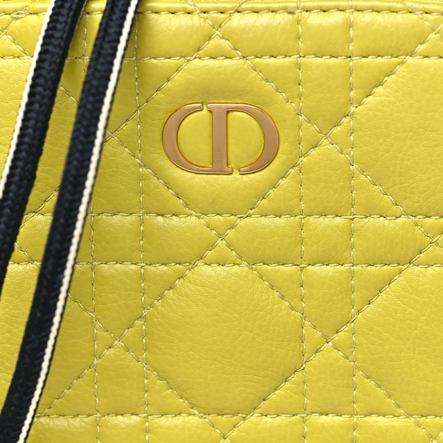 Supple Calfskin Cannage Caro Multifunctional Pouch Lime - Image 7