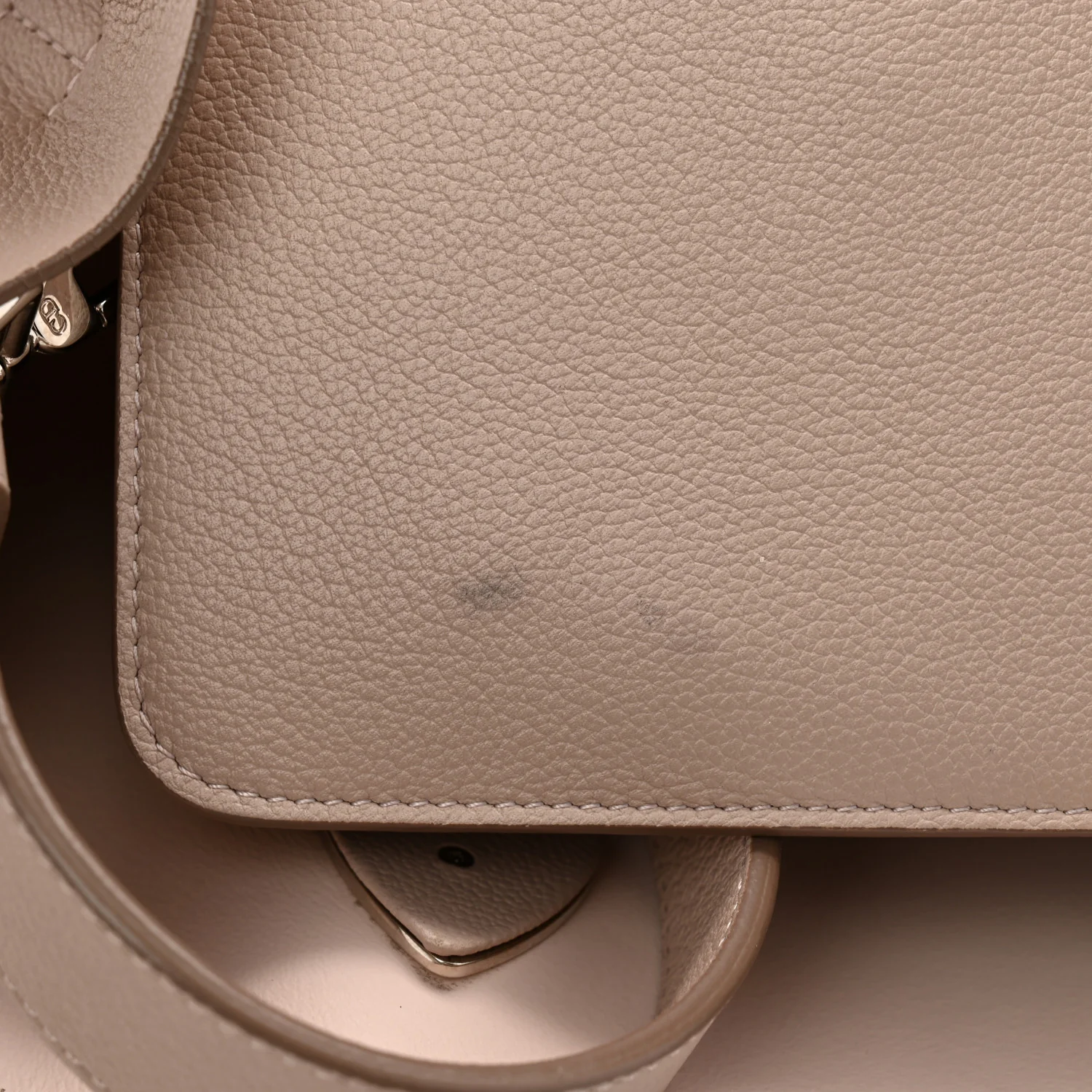 Supple Grained Calfskin Large Open Bar Tote Rose Poudre - Image 11