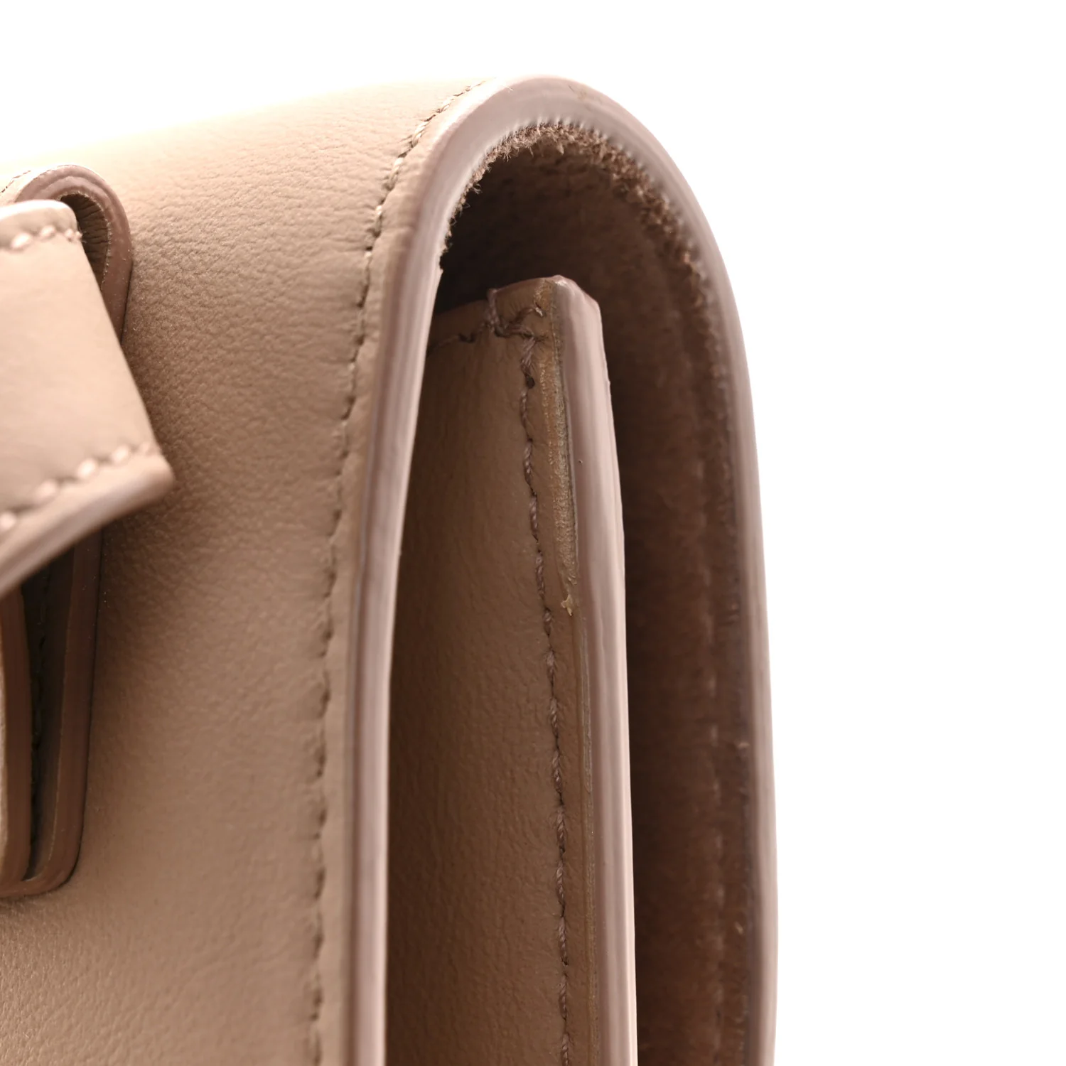 Ultra Matte Calfskin Belt Bag Fard - Image 12