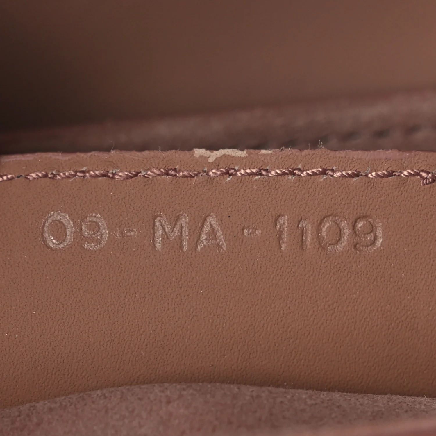 Ultra Matte Calfskin Saddle Bag Fard - Image 7