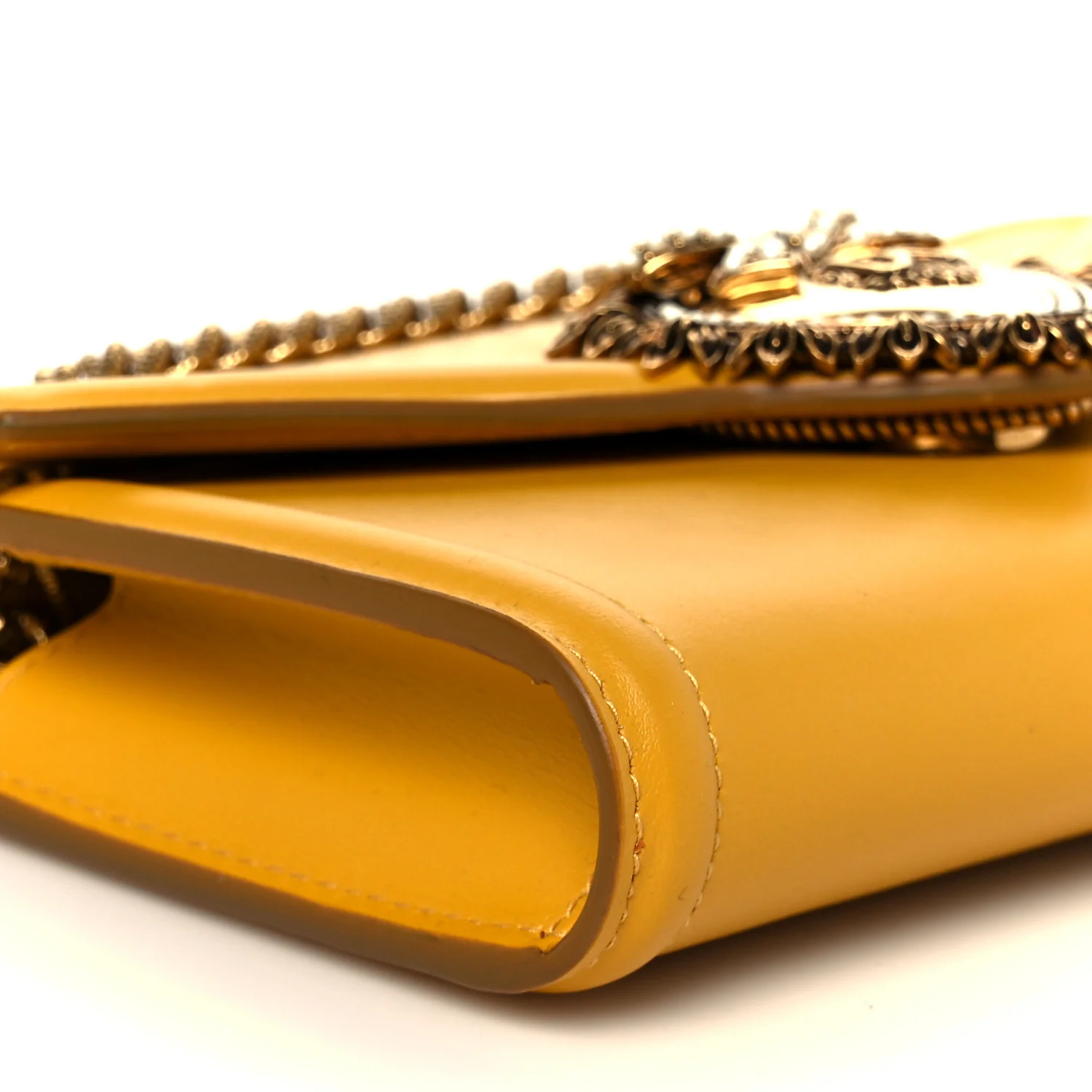 Smooth Calfskin Devotion Envelope Phone Bag Senape - Image 9