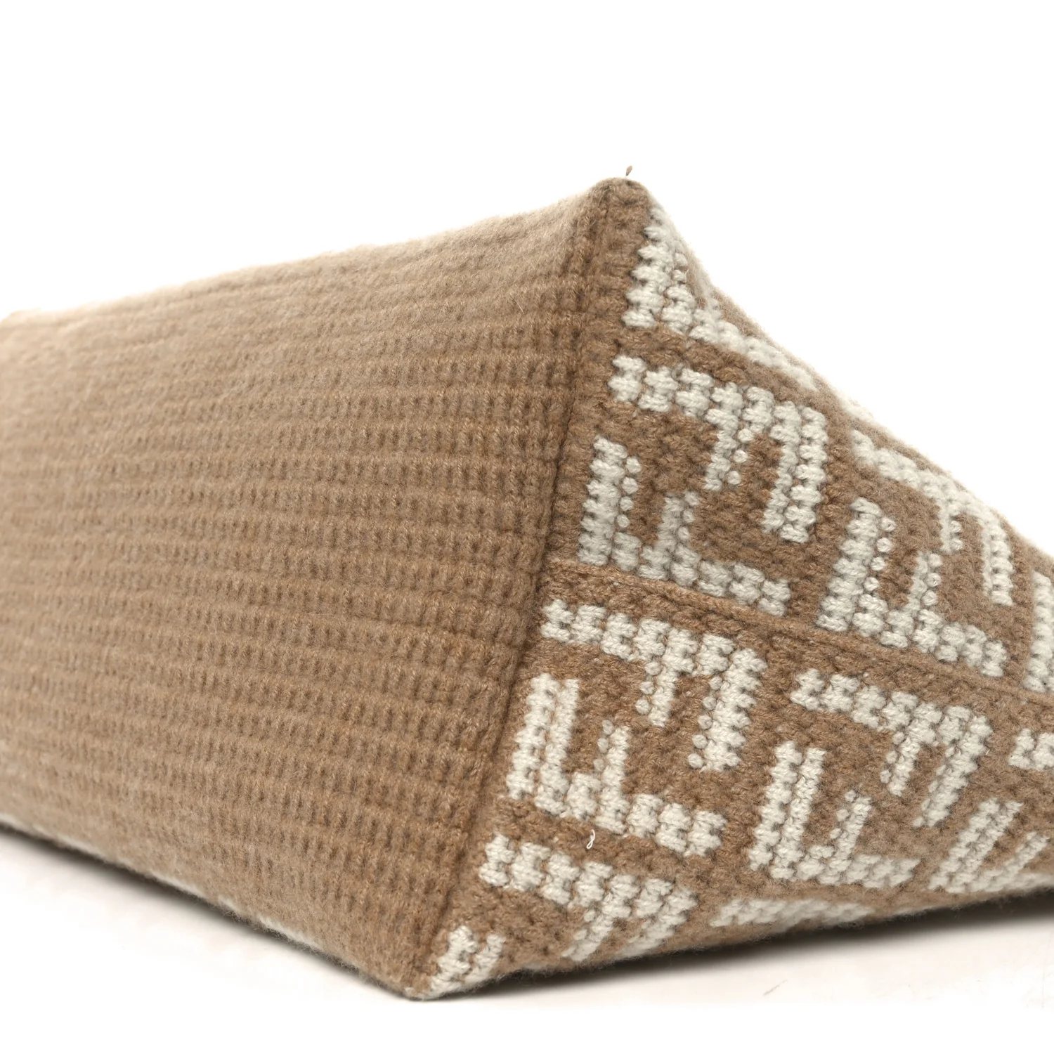 Cashmere Knit FF Large Shopper Tote Cammello - Image 10