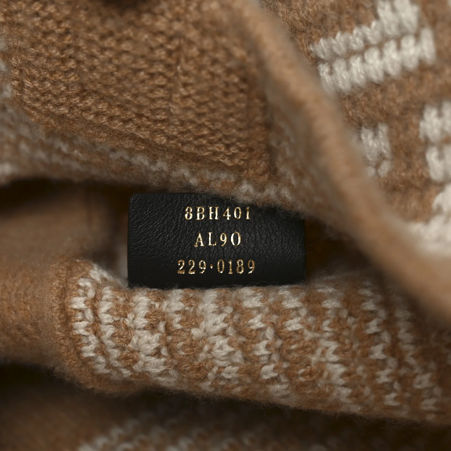 Cashmere Knit FF Large Shopper Tote Cammello - Image 7