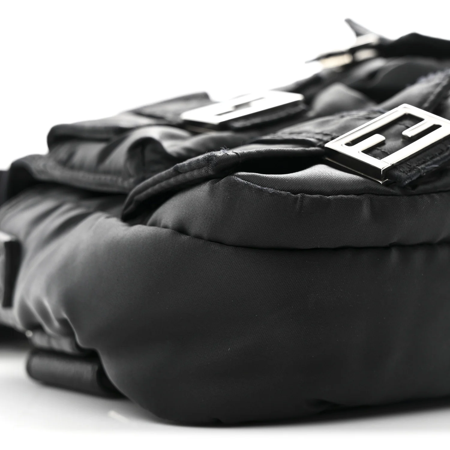Econyl Cuoio Romano Multipocket Baguette Black - Image 9