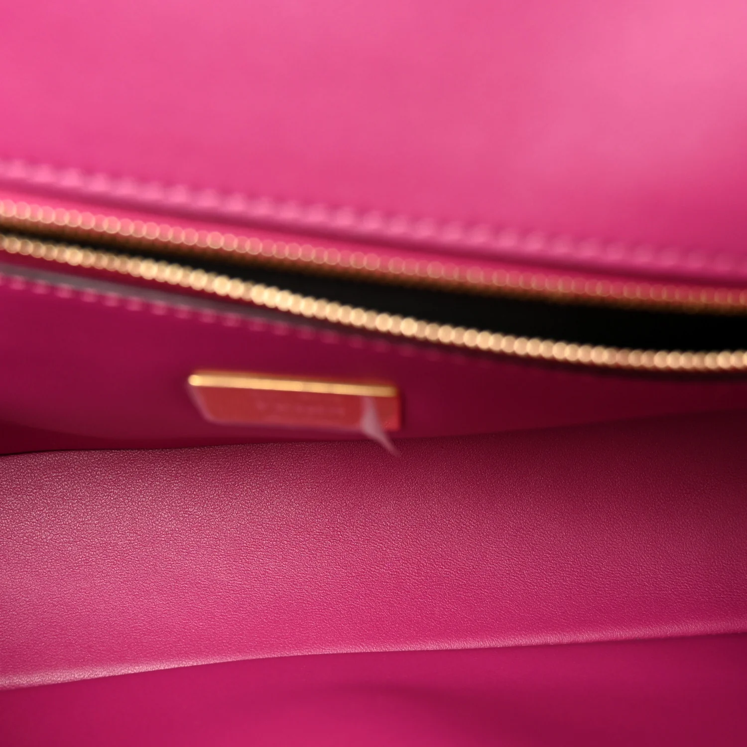 Ostrich Baguette Ciclamino Pilar - Image 5