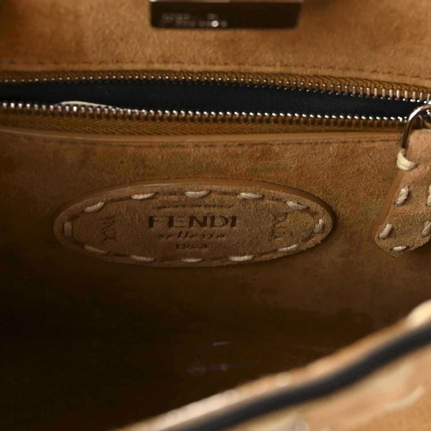 Suede FF Mini Peekaboo Iconic Satchel Marrone - Image 6