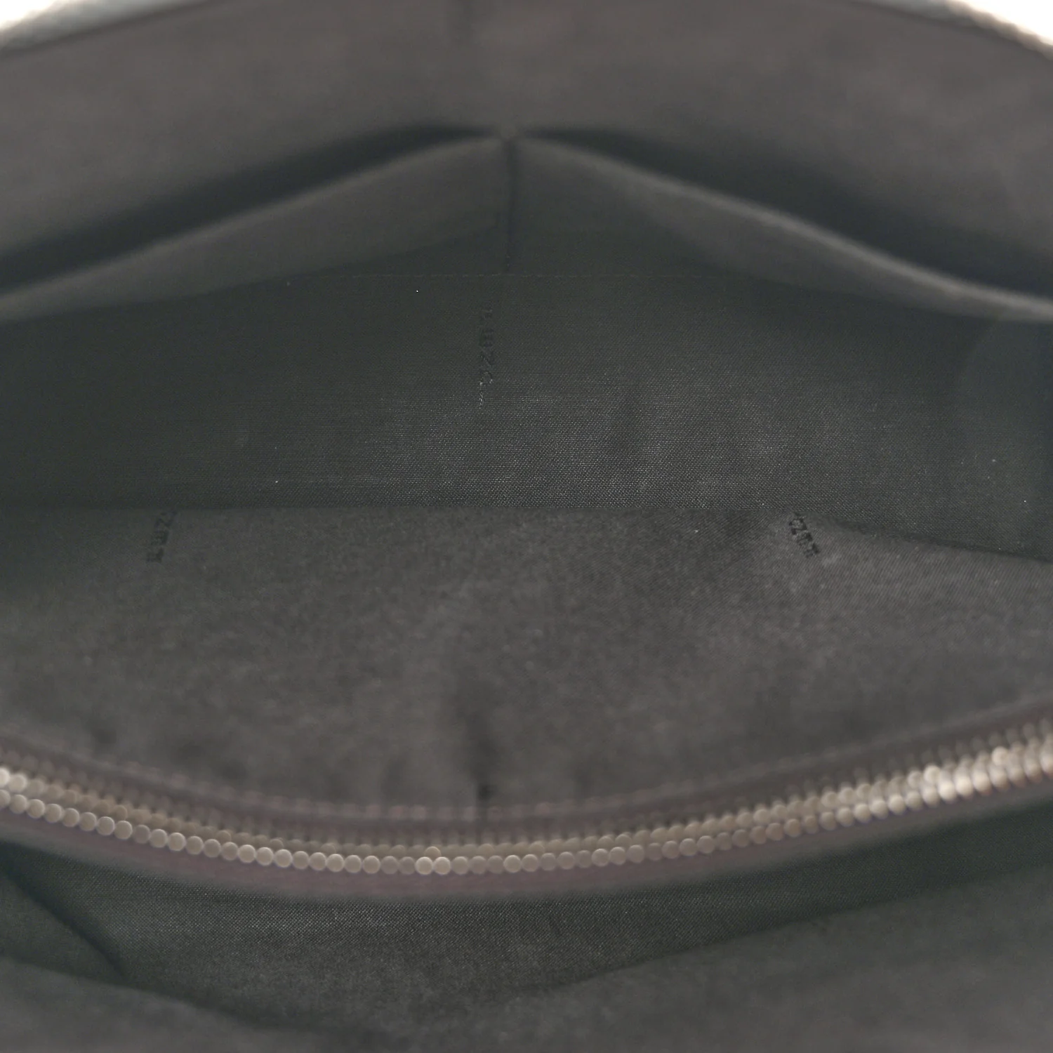 Vitello Dolce Pearl Scalloped Medium By The Way Boston Bag Grigio Perla - Image 5