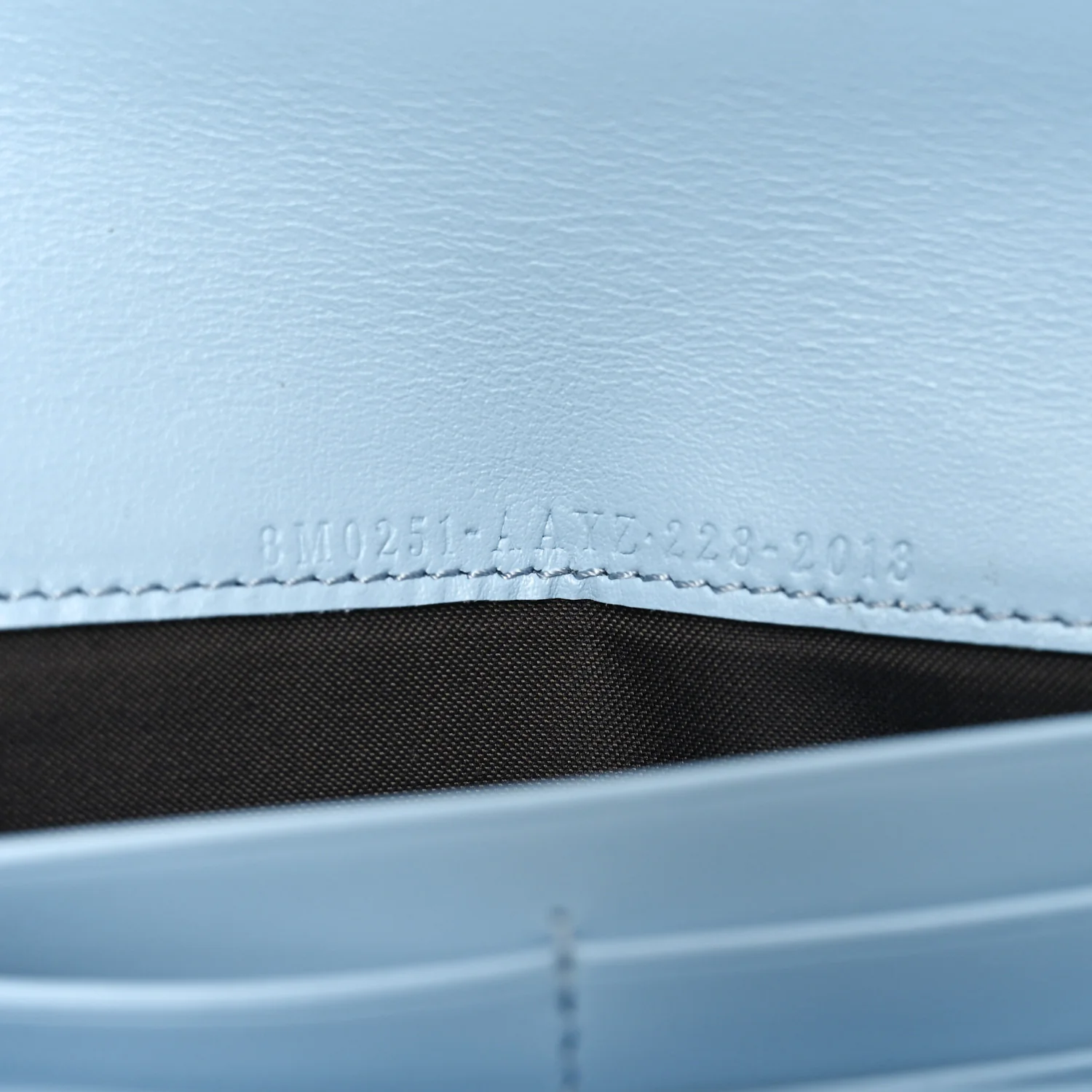 Vitello King Tamponato Logo Embossed Continental Wallet Azzurro Baby - Image 7