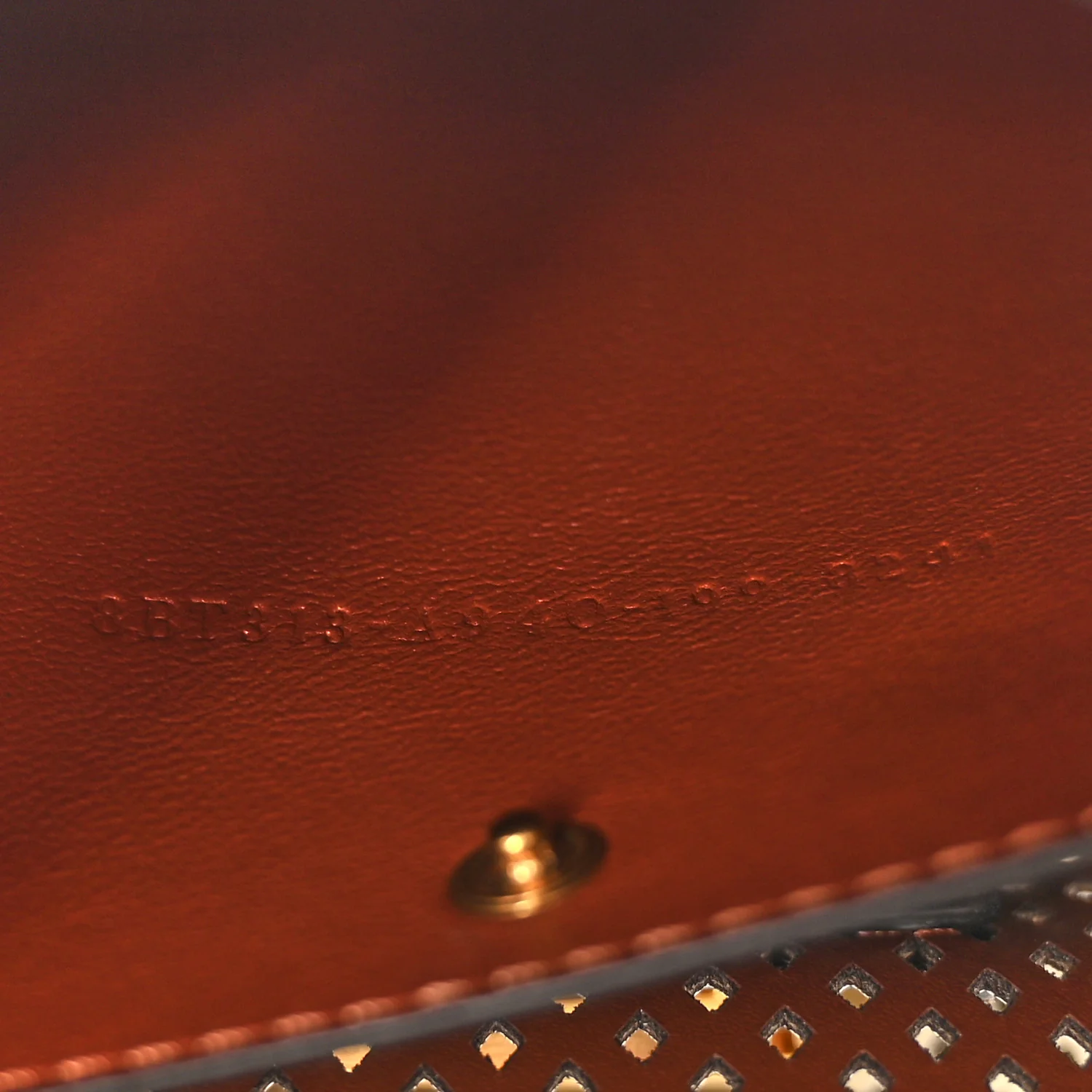 Vitello Liberty Glossy Lambskin F is Fendi Perforated Kan U Shoulder Bag White Ice Rust Maya - Image 7