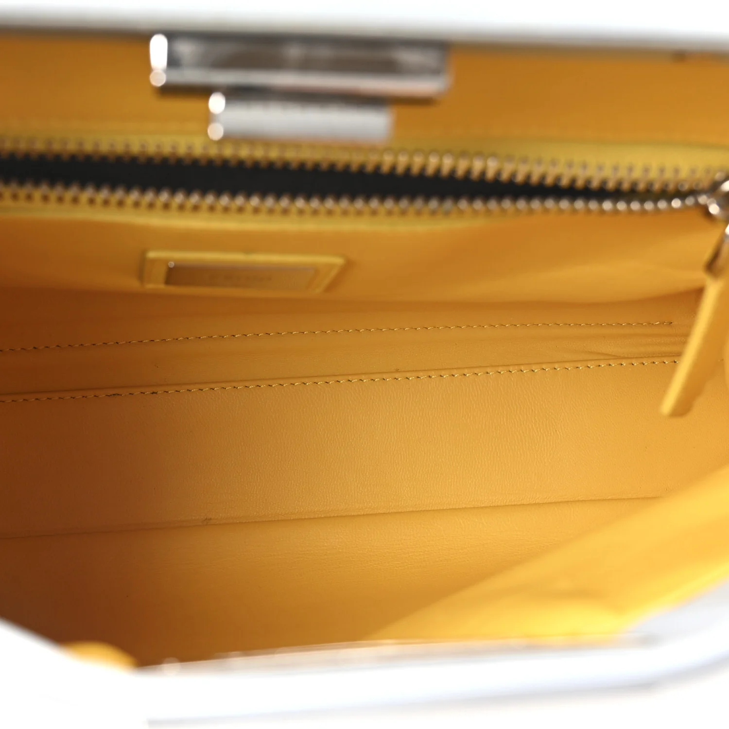 Vitello Morgan Shiny Nappa Medium Peekaboo Iconic Satchel Polvere Sunflower - Image 5