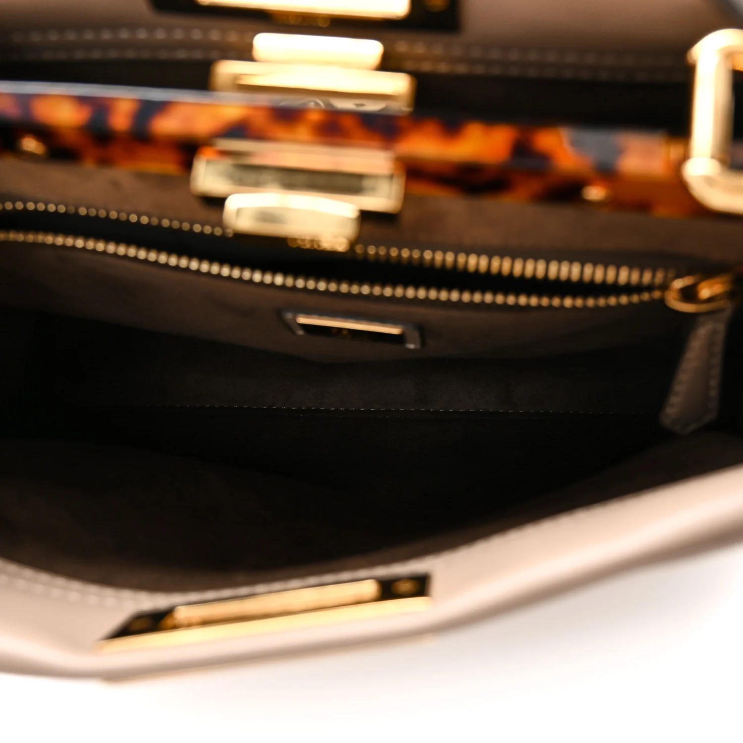 Vitello Seta Plexiglass Tortoise Medium Peekaboo Iconic Satchel Tortora - Image 6