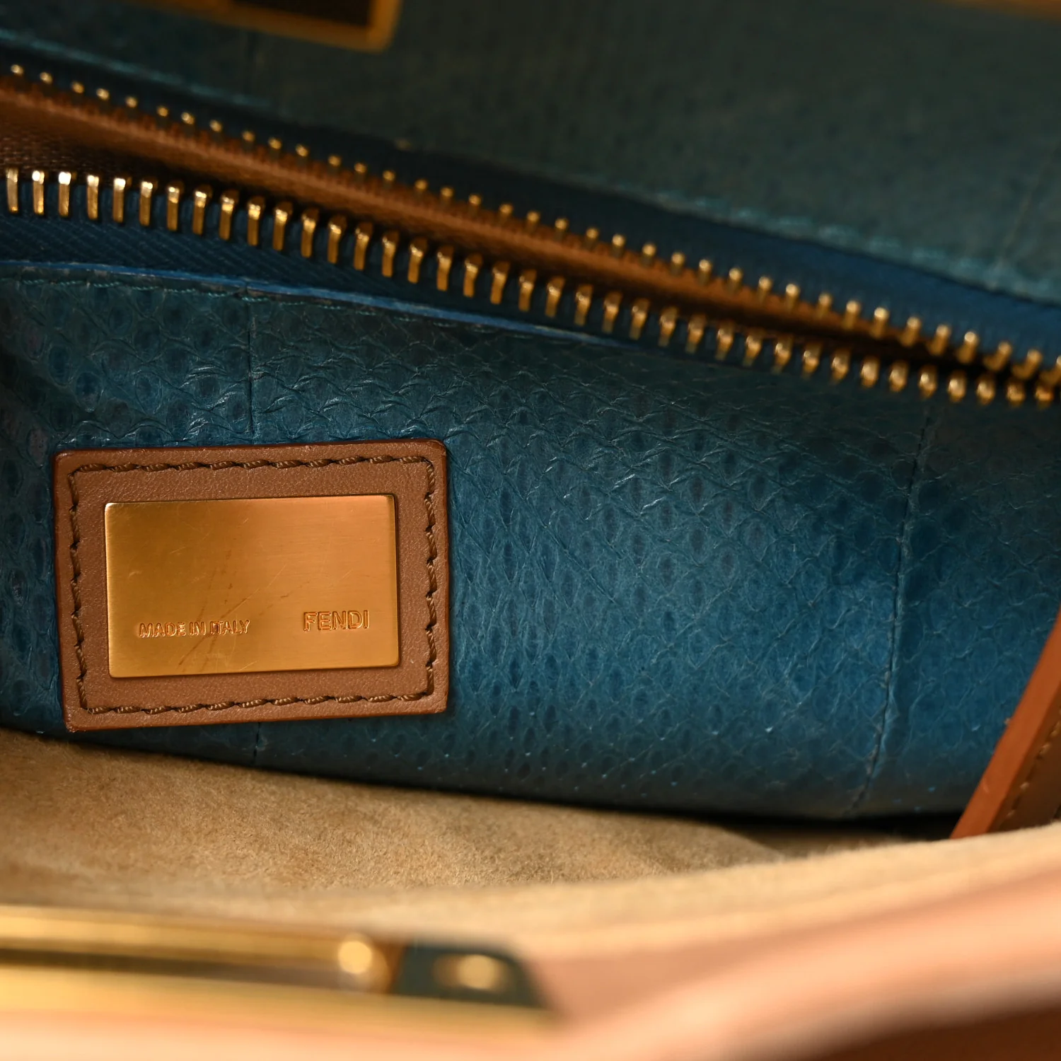 Vitello Seta Shiny Nappa Elaphe Medium Peekaboo Iconic Satchel Latte Blue - Image 6