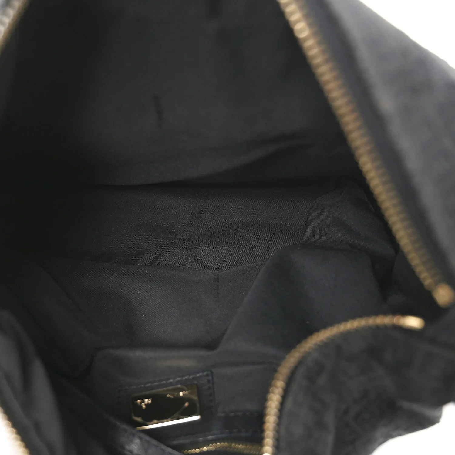 Zucchino Vitello Shoulder Bag Black - Image 5