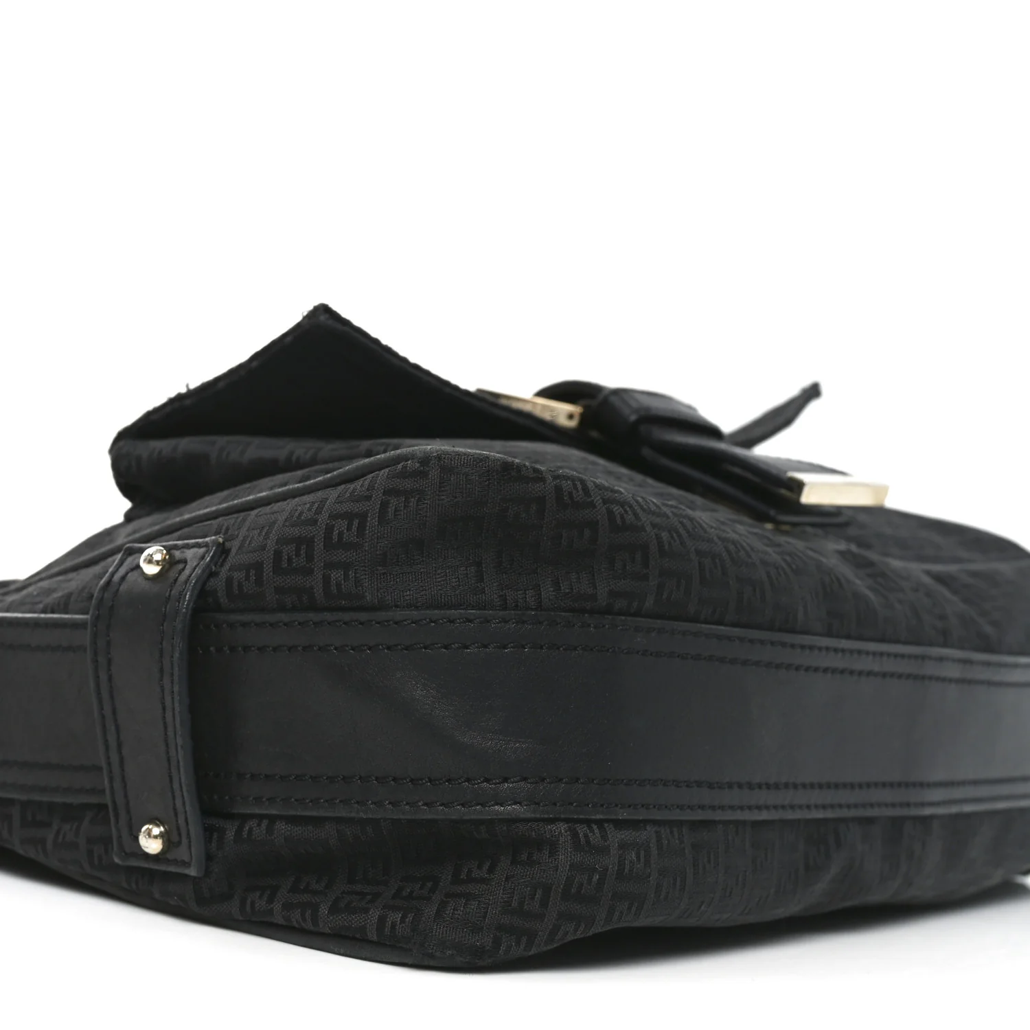 Zucchino Vitello Shoulder Bag Black - Image 8