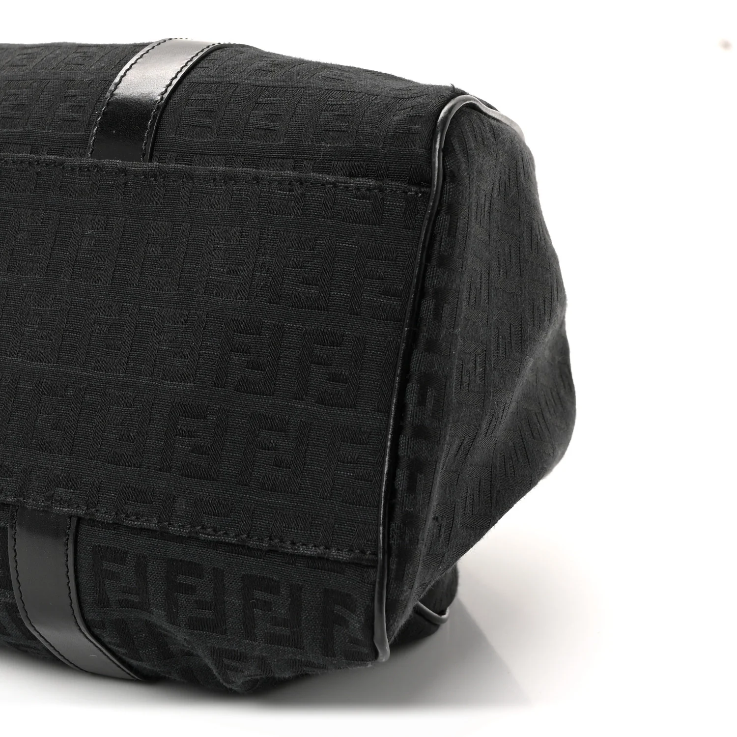 Zucchino Vitello Shoulder Bag Black - Image 9