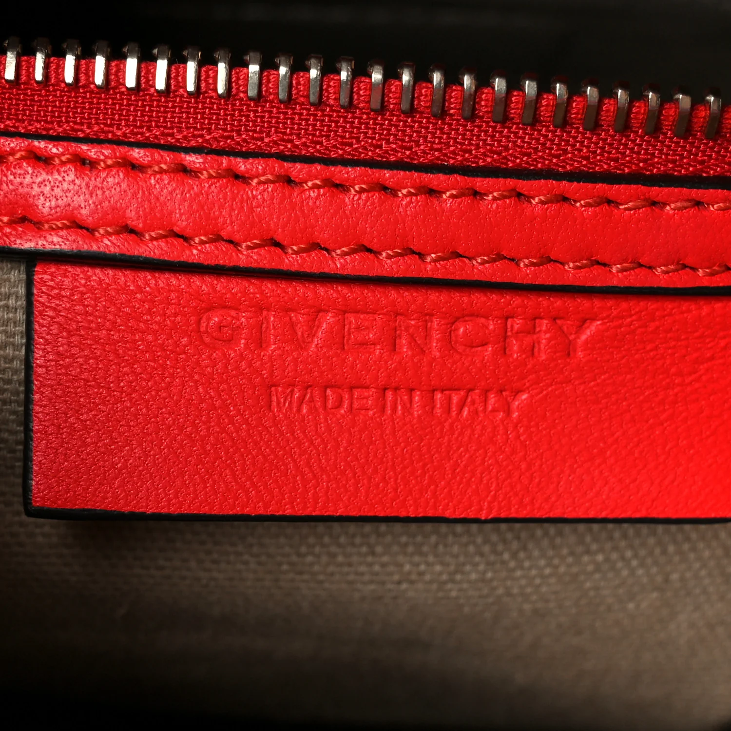 Calfskin Crocodile Embossed Mini Antigona Red - Image 6