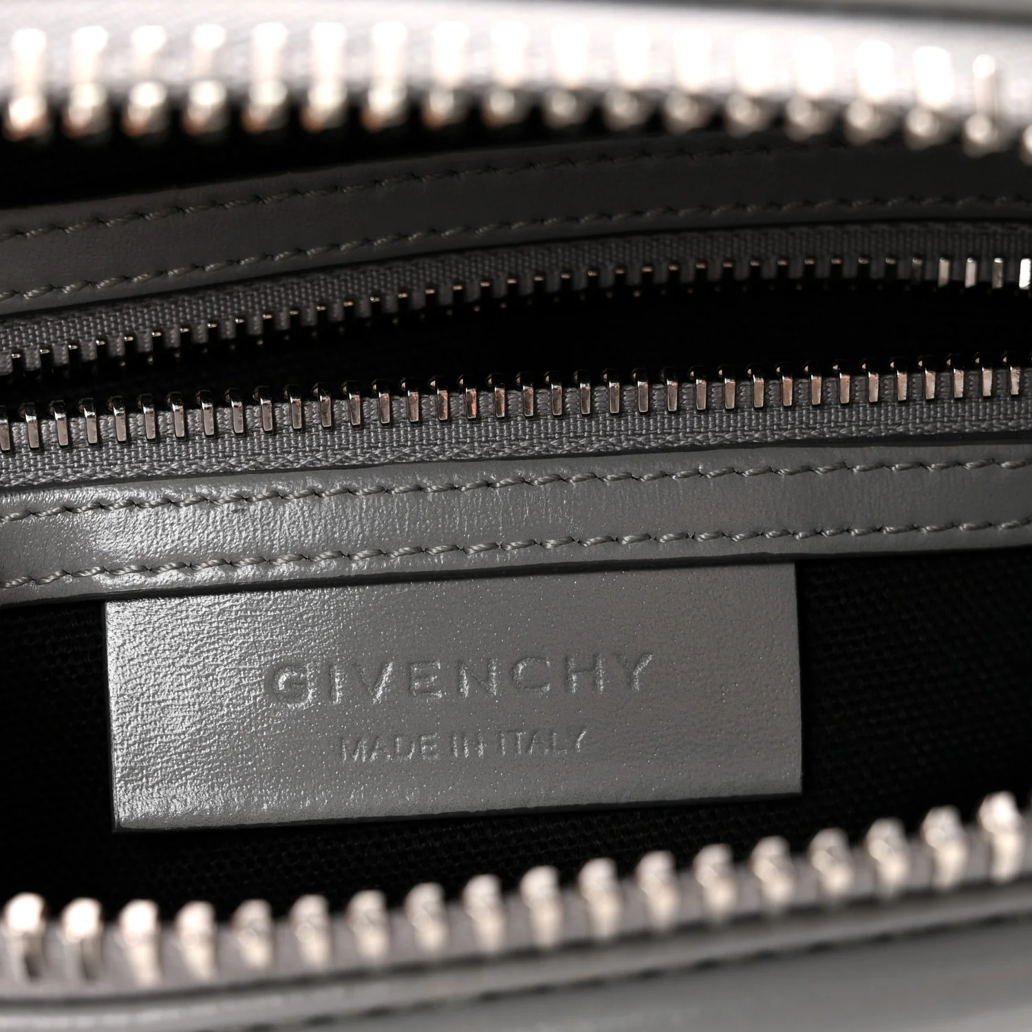 Shiny Lord Calfskin Mini Antigona Pearl Grey - Image 6
