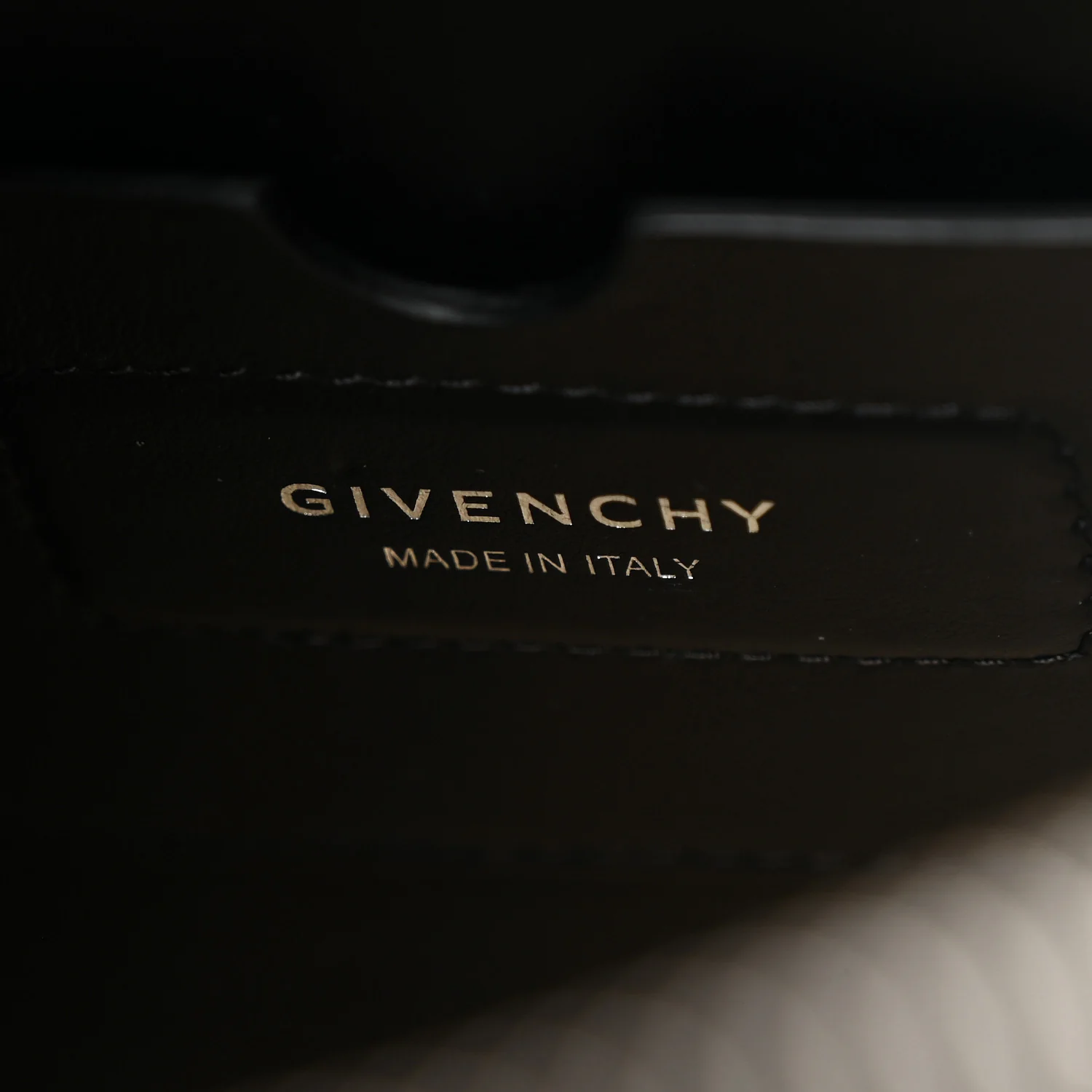 Smooth Calfskin Small Soft Antigona Black - Image 10